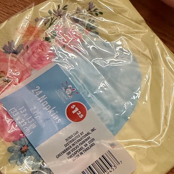 Easter Bunny Party Supplies Set - Picture 5 of 7